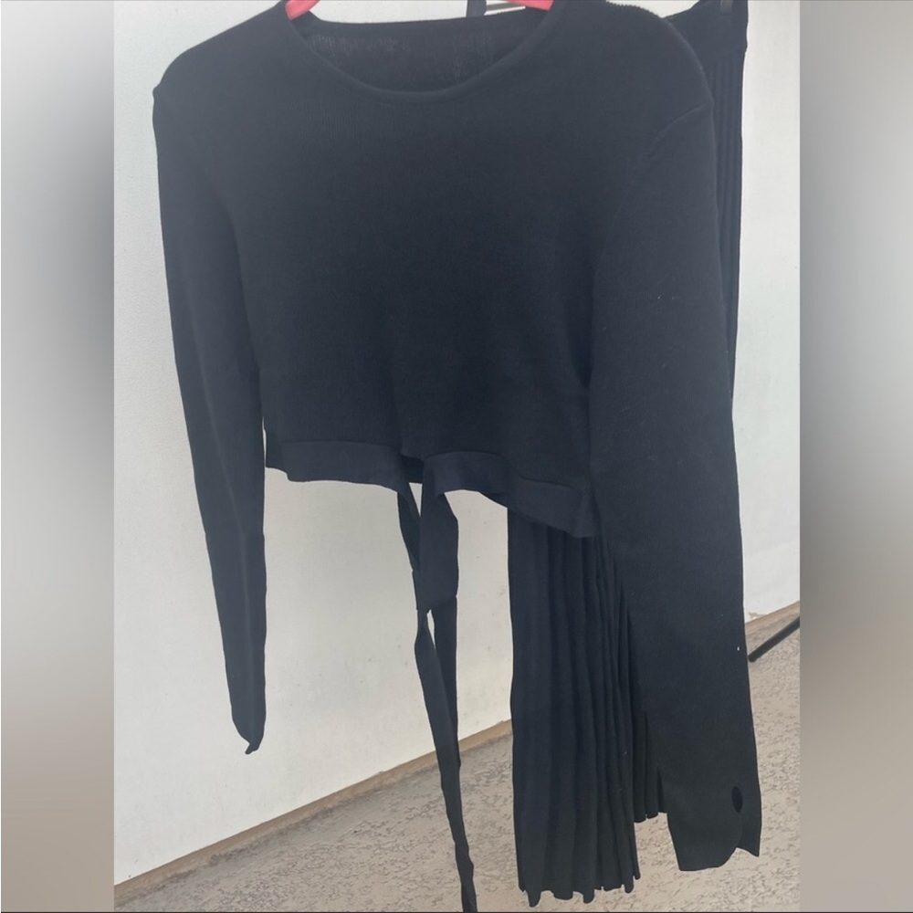 SALE! SET!Black Wrap Long Sleeve Crop Top & Matching Pleated High Rise Skirt Set - Picture 11 of 13